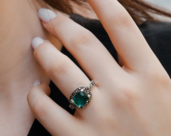 Vintage Style Smaragd-farbiger Quarz Silber Ring Frauen, Ring Grün, Armenisch Alter Stil Schmuck, Natursteine in Markasit Damenschmuck