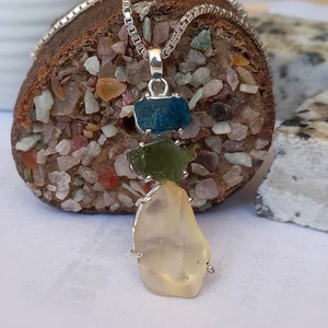 Zeldzame natuurlijke ruwe moldaviet en Libische woestijnglashanger, 925 sterlingzilveren hanger, moldavietketting, ruwe apatiethanger, cadeau voor haar