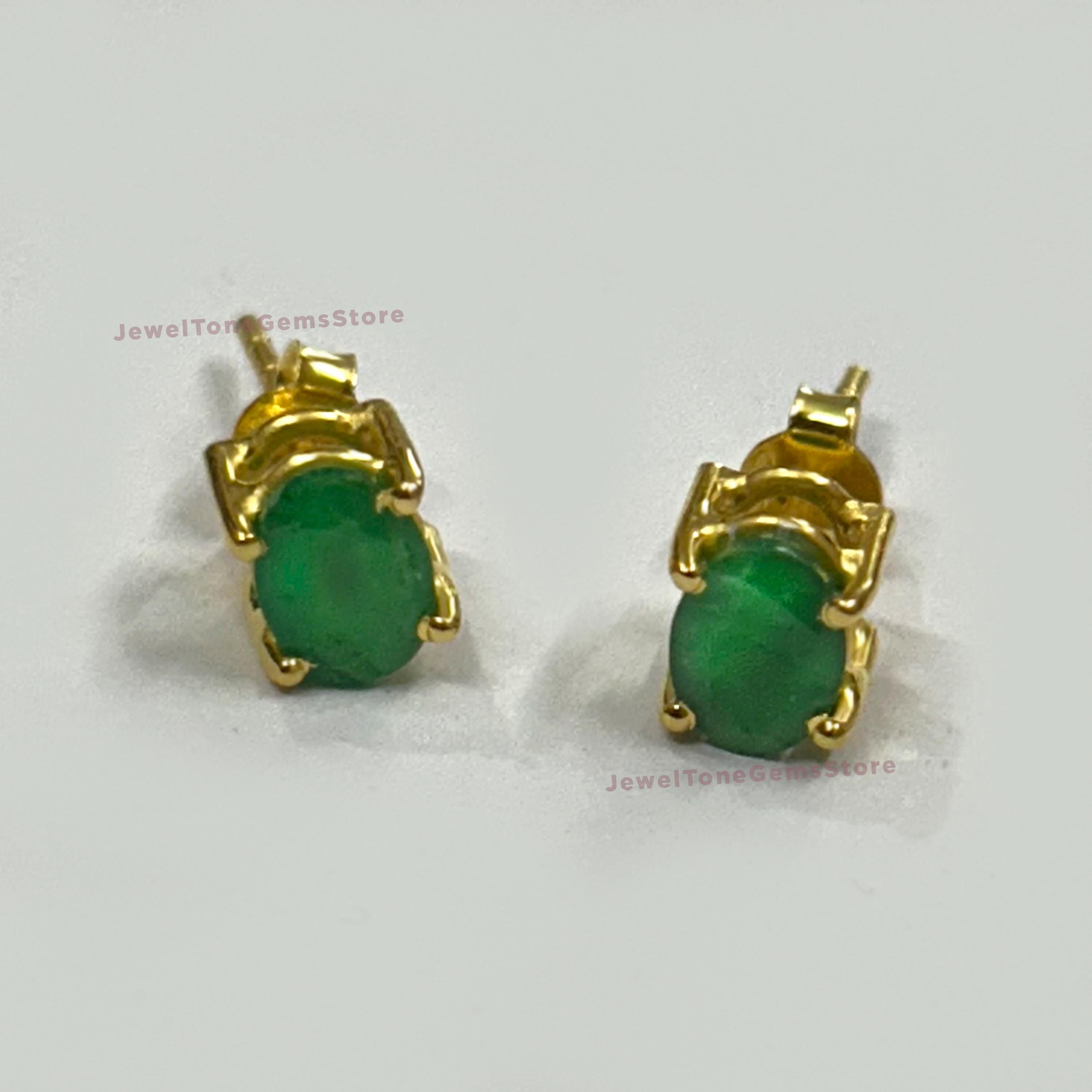 ザンビア産天然エメラルドスタッドピアス：925スターリングシルバー