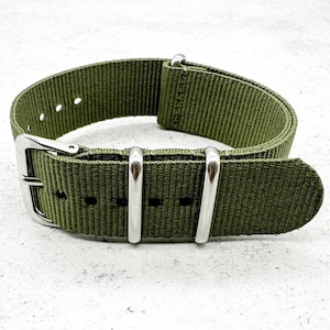 NATO Watch Strap in Green, 16mm 18mm 20mm 22mm Watch Band, Stylish Nylon Adjustable Straps, Army G10 Military Style Watch Accessory
