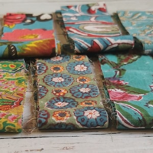 Ritagli di tessuto di cotone vintage, tessuti natalizi, strisce di nastro di tessuto, nastro di tessuto unico, rifiniture in tessuto boho, resti di tessuto, ritagli di nastro