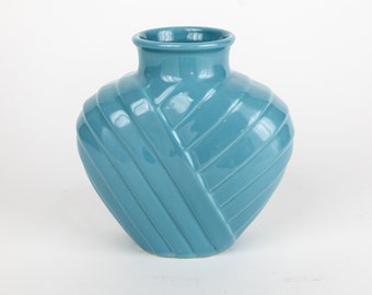 6 inch Vase Art Deco 1980’s Turquoise Teal Heart Rings Flower