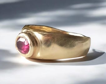 9ct Solid gold rhodilite garnet ring - heavy luxury yellow gold ring - Roman Byzantine Style Medieval Ring with bezel set red pink stone