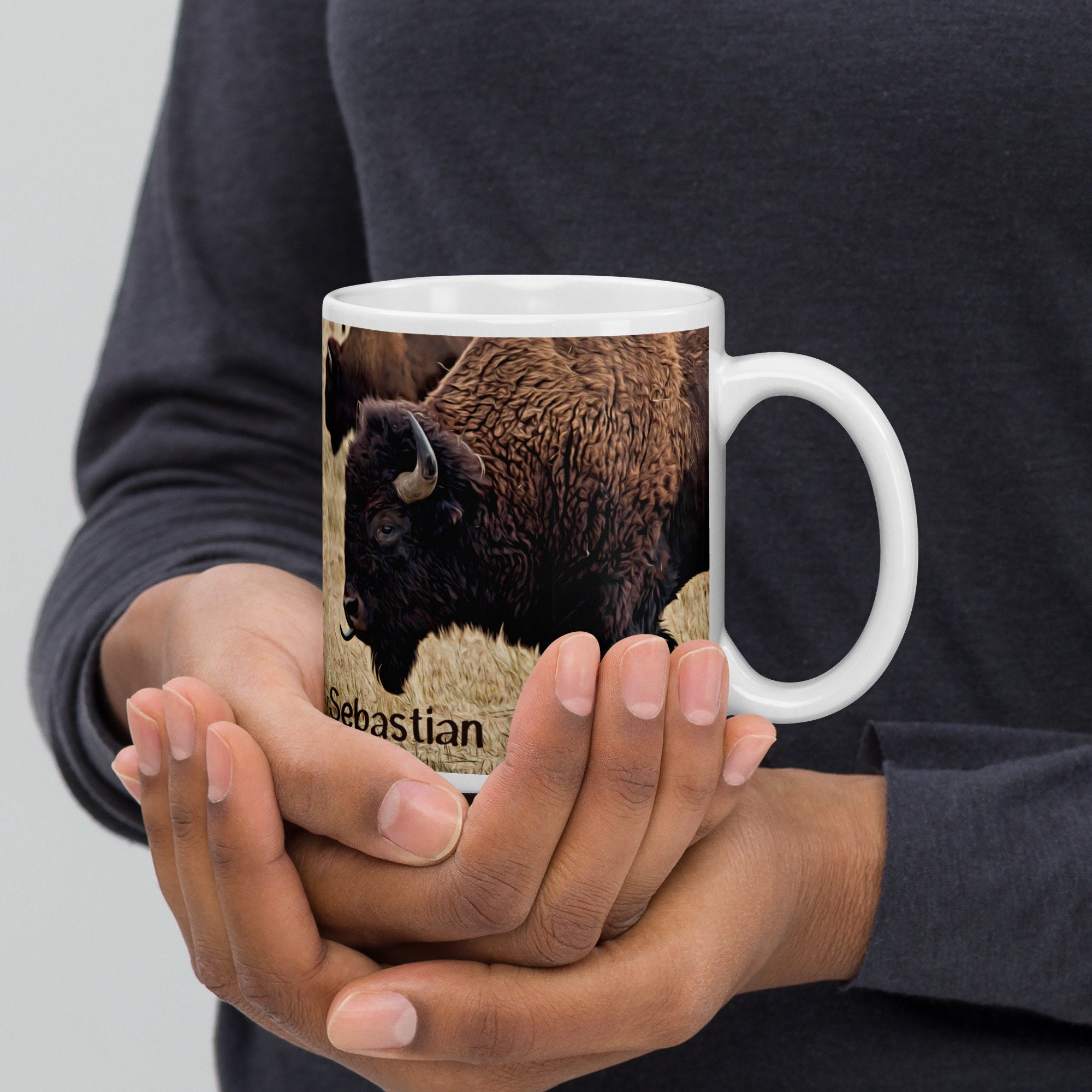 Tazza In Ceramica Buffalo Vintage – 325 Ml – Design Western Con Testa Di Bisonte E Distintivo – Idea Regalo Originale - 2