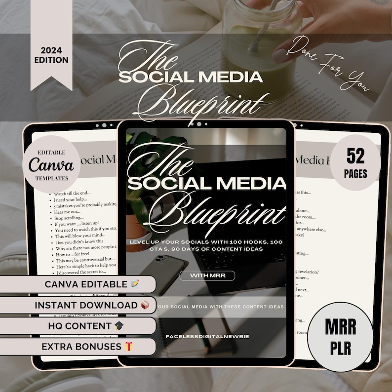Puede incluir: Una maqueta de producto digital con el t&iacute;tulo "The Social Media Blueprint" en la pantalla de una tableta. El texto "Level Up Your Socials with 100 Hooks, 100 CTAs, 90 Days of Content Ideas" tambi&eacute;n est&aacute; en la pantalla. La tableta est&aacute; sobre una superficie blanca con una bebida verde en un tarro de vidrio en el fondo.