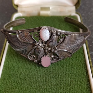 Vintage Navajo 925 Sterling Silver Pink Mussel Shell Cuff Bangle Bracelet, 15.5g