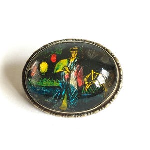 Broche Art Déco en forme d'aile de papillon - Scène de geisha peinte à la main - Argenté - Années 30