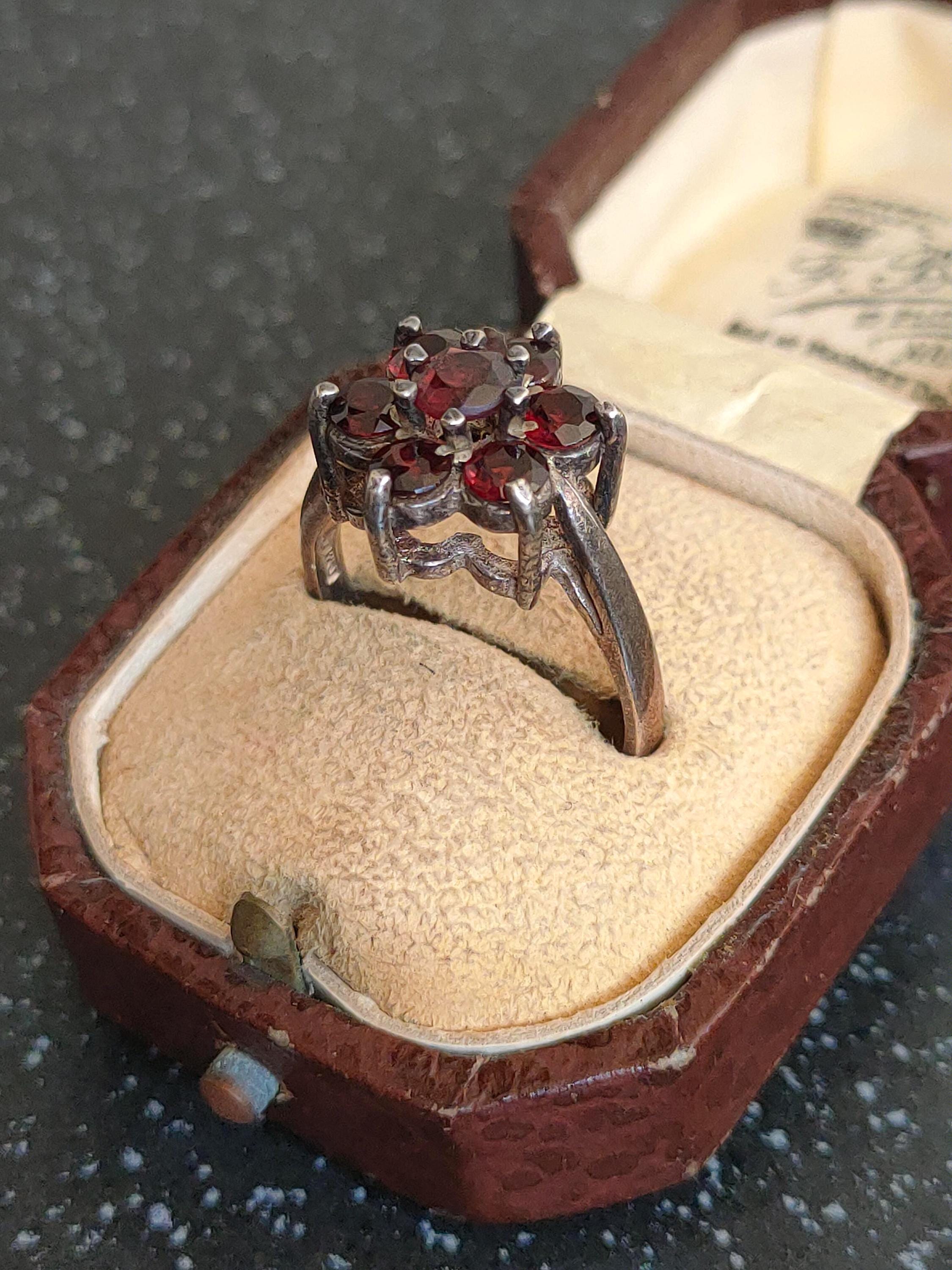 Vintage JWJ 925 Sterling Silver, Garnet Cluster Ring Size Q