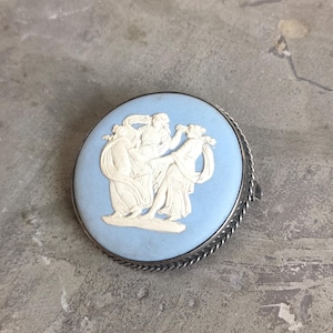 Vintage Wedgwood 925 Sterling Silver Blue Jasperware Brooch, 1951 - 14.5g