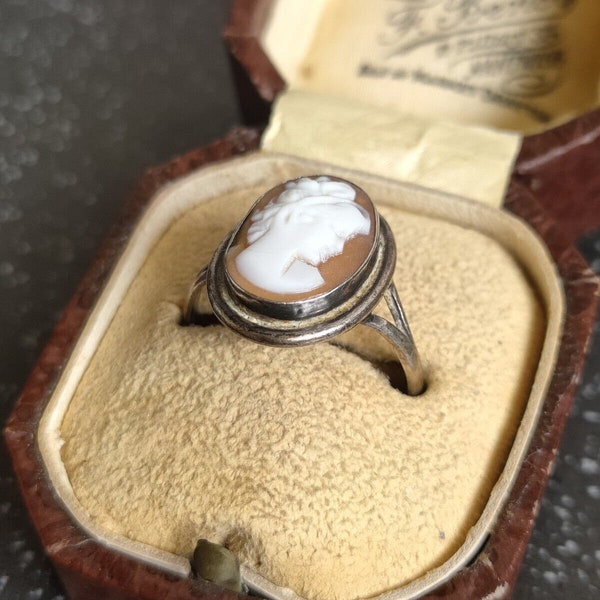 Vintage 800 Silver Shell Carved Cameo Ring Size O - 2.4 g