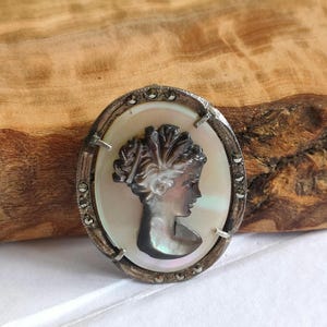 Vintage 800 Silver Cameo Brooch – Mother of Pearl Carved Lady Portrait