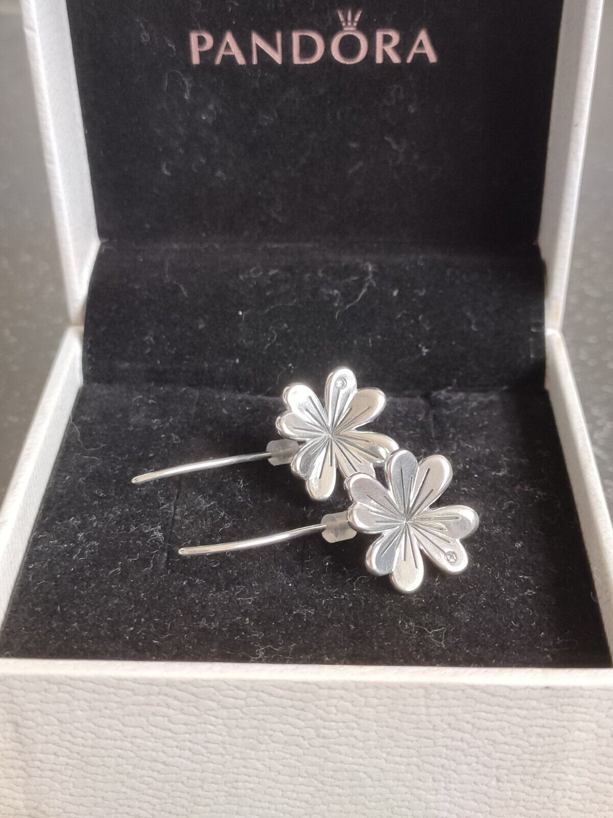 Four leaf clover earrings pandora discount