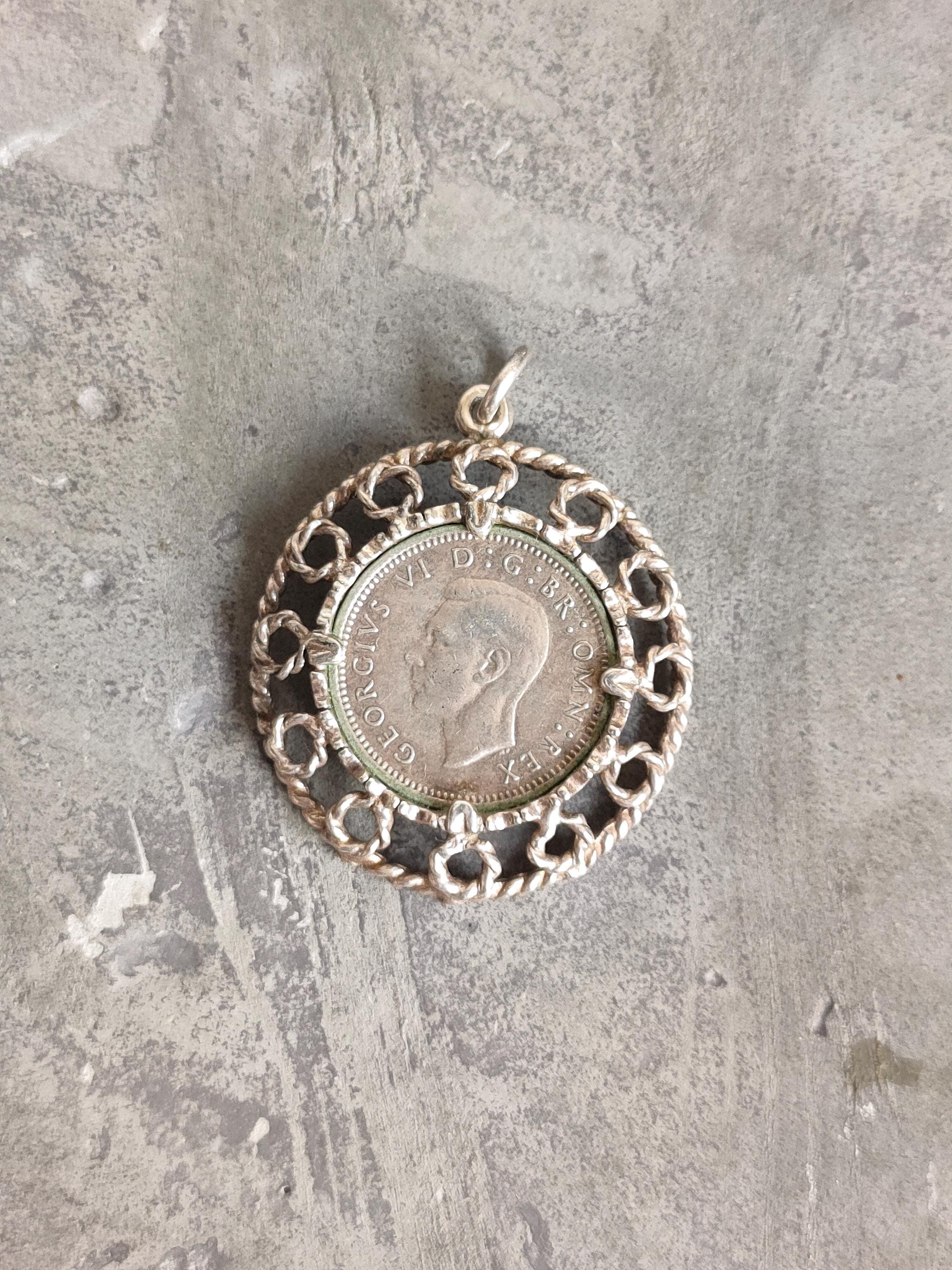 A 1940, 925 Sterling Silver Mounted George VI Threepence Coin 