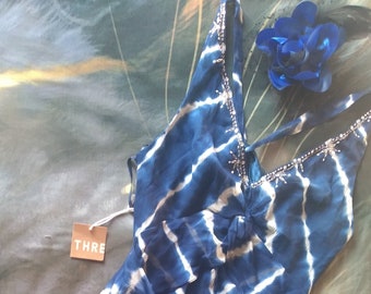 BCBG Maxazria Dress 100% Silk Blue Tie Dye Sequins Size 6 New with Tag