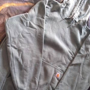 Sudadera con capucha Carhartt XL de corte holgado, color verde, mezcla de algodón y polar, con logotipo imagen 1