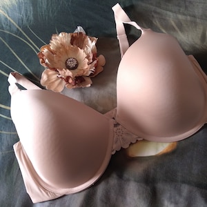 Bra 36D Victoria's Secret Nude Form Fitted Strapless Brassiere