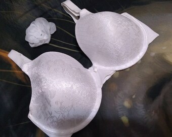 36DD Vanity Fair Bra White Nylon Lace Cups Full Coverage Beauty Back Bra