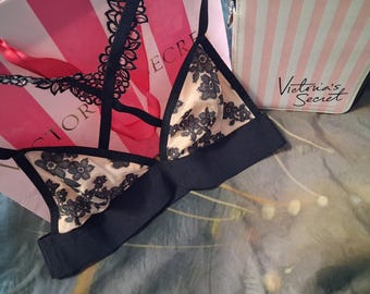 Victoria's Secret PINK Bralette Medium Lace Triangle Black Floral VS PINK