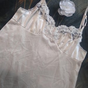 Vintage Vassarette Full Slip 36 Ivory Cream Nylon Lace Vintage Lingerie