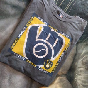 Milwaukee Brewers Tshirt Mens XL Gray Cotton Blend Genuine Merchandise