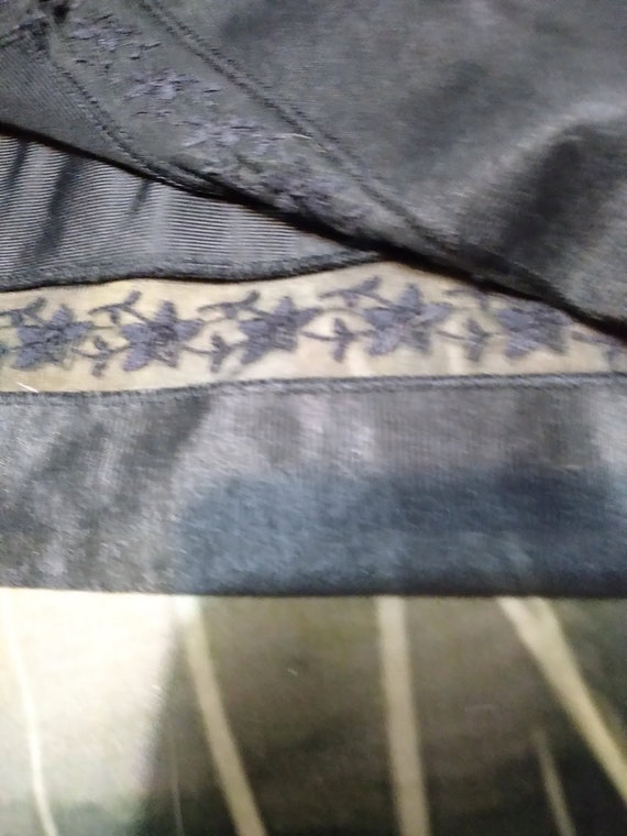 Vintage Half Slip Black Floral Embroidered Sheer … - image 5