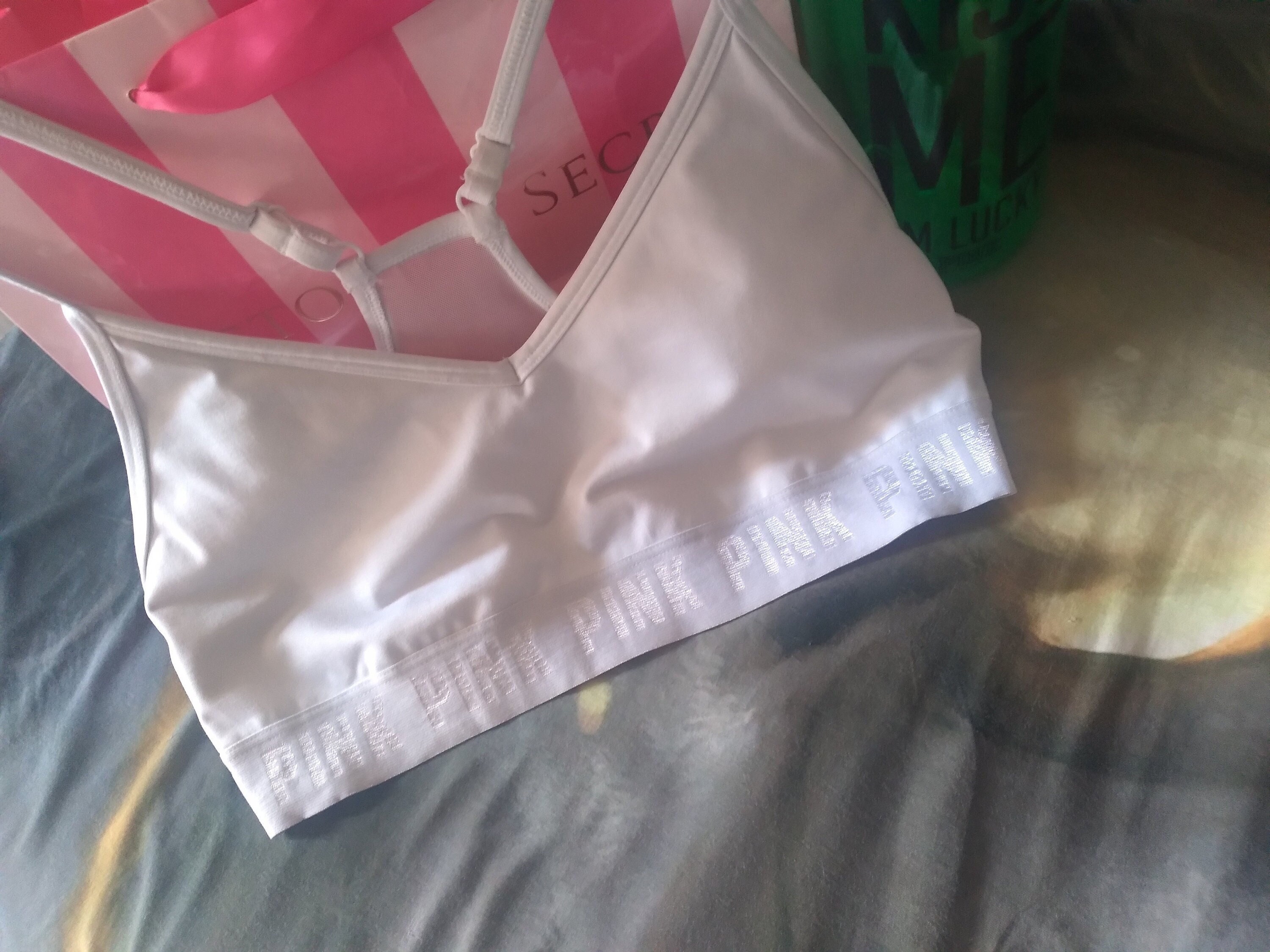 Victorias Secret PINK Ultimate Lightly Lined Active Palestine