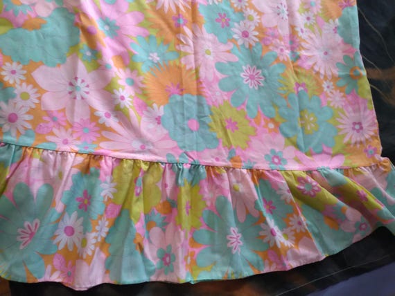 Vintage 60s 70s Housedress Floral Smocked Mumu Re… - image 4