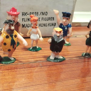 Vintage 1961 Miniature Set of Six &quot;Flintstones&quot; Figures, Marx HK-6618/MO Stamped