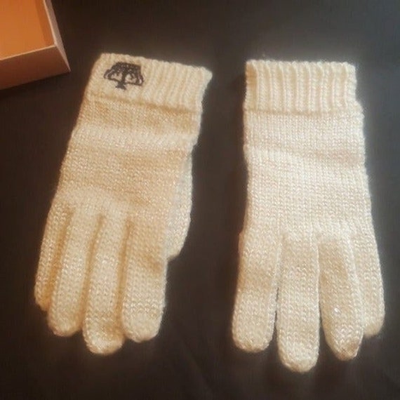 Juicy Couture White Gloves New in Box