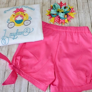 Princesse d&#39;âge préscolaire brodée personnalisée, chemise de retour à l&#39;école, short fait main,