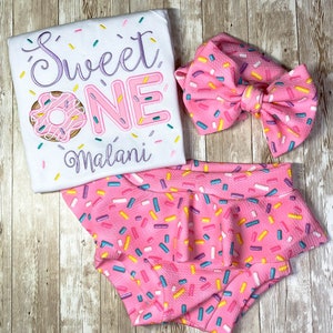 Spersonalizowany haft Sweet One Birthday, Bummies, Belle Bottom pants, Flare Bottoms, Donut, Sprinkles Any Birthday, Frosting