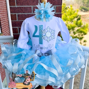 Personalisierte Stickerei Blau und Silber Schneeflocke Geburtstag Band getrimmt Tutu Set, jeder Geburtstag, Geburtstag Outfit, Kuchen Smash, Tutu Kleid