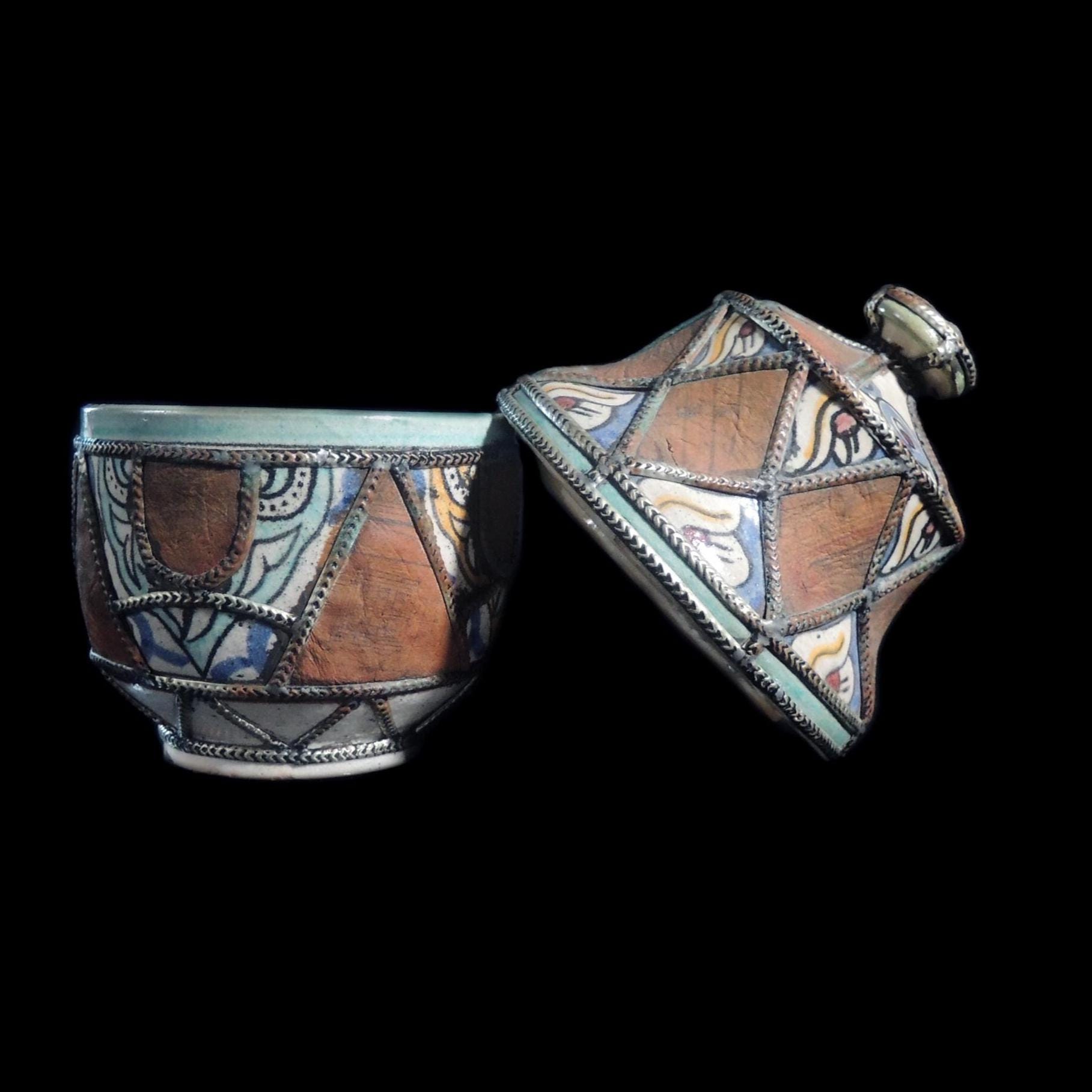 手作りモロッコ風フェズ陶器の花瓶：革と金属の装飾 - Etsy 日本