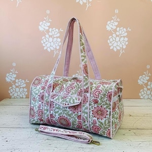 Gesteppte Reisetasche mit Handblockdruck, Wochenend-Reisetasche aus Baumwolle mit Blumenmuster