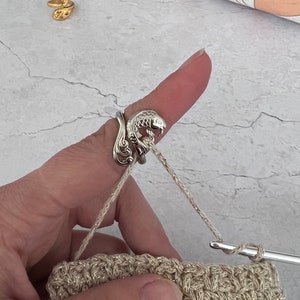 Yarn Ring Crochet Cat Kitty Ears Adjustable Size Tension Ring Beginner  Crocheting Knitting Ring Regulator Tool For Finger - AliExpress