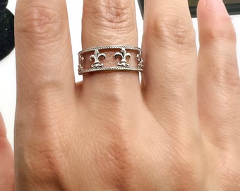 Fleur de lis ring; fleur de lis jewelry; sterling silver adjustable ring