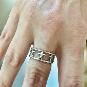 Fleur de lis ring; fleur de lis jewelry; sterling silver adjustable ring