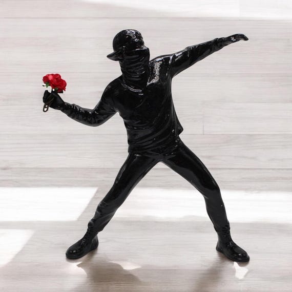 バンクシー フラワーボンバー フィギュア ブラック | Brandalism