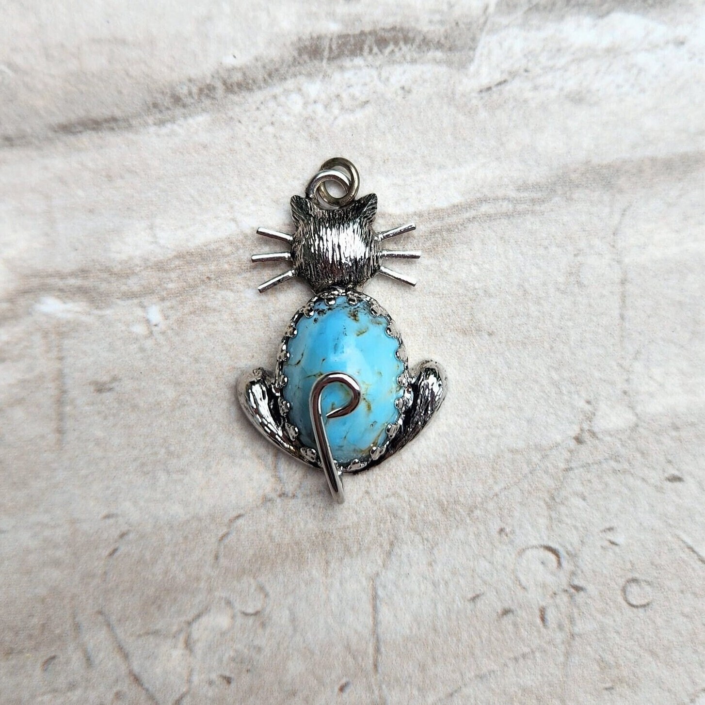 Vintage Turquiose Cat Pendant, Vintage Necklace Pendant, Blue Turquoise Stone, Cat Necklace Pendant, Silver Tone, Cat Lover Gift