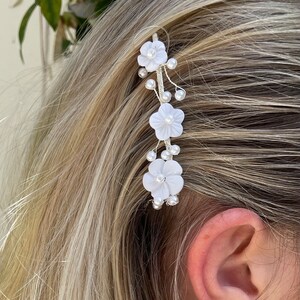 Simple Bridal Pearl Flower Hair Pin image 4