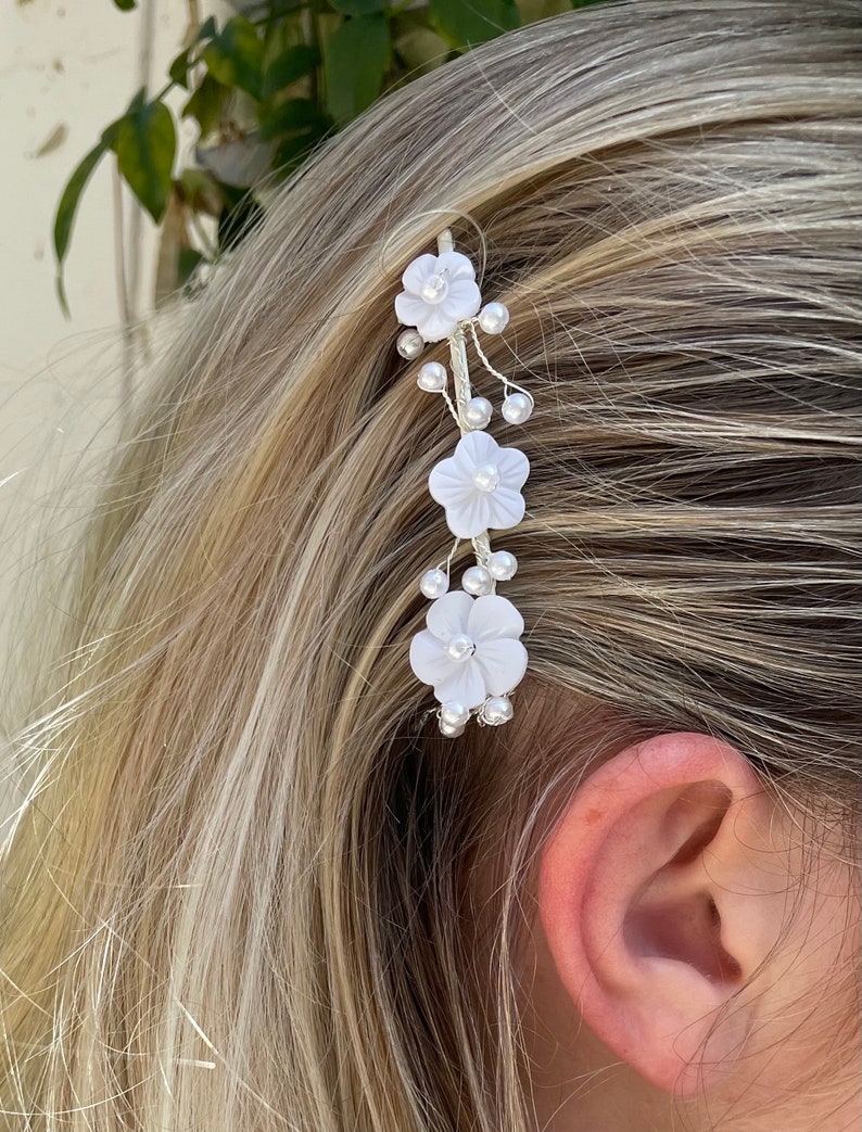 Simple Bridal Pearl Flower Hair Pin image 4