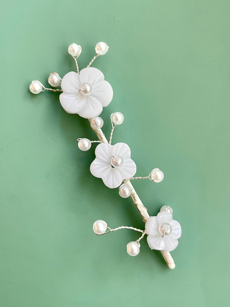 Simple Bridal Pearl Flower Hair Pin image 2