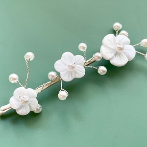 Simple Bridal Pearl Flower Hair Pin image 3