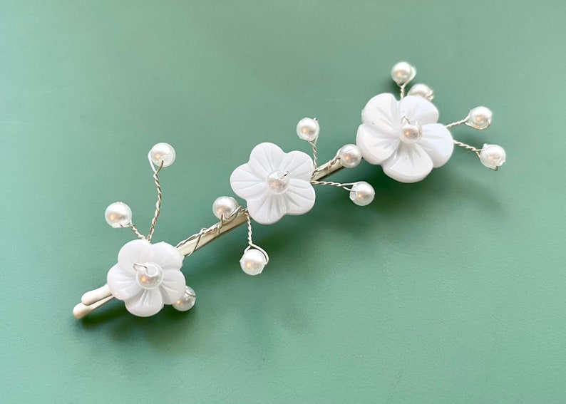 Simple Bridal Pearl Flower Hair Pin image 3