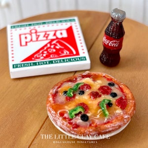 1/12 scale pizza with pizza box and coke + plate , dollshouse miniatures, dollshouse food, 1/12 scale dollshouse food , artisan minis