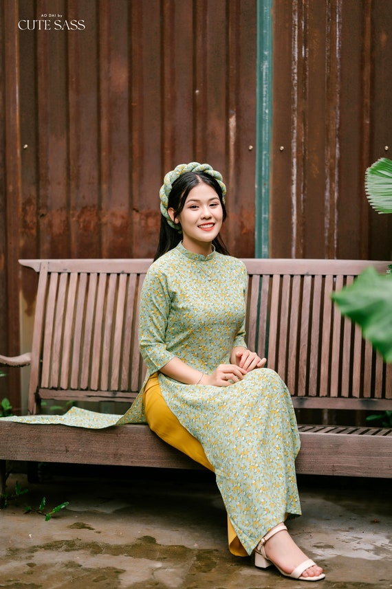 Green Vietnamese traditional Ao Dai long dress with 3D flower , including  pants