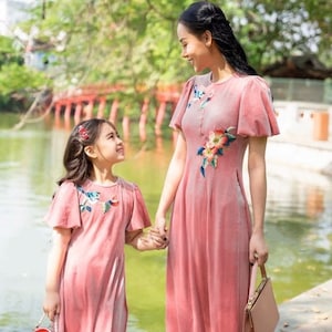 Mom and Daughter Light Pink Embroidery Velvet Ao Dai Set |Pre-made Traditional Vietnamese Ao Dai |Lunar New Year |5D