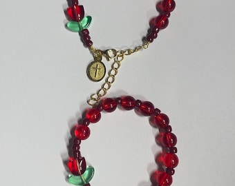 Red Tulip wire beaded Sacred Heart Rosary bracelet - adjustable - gold tone wiring