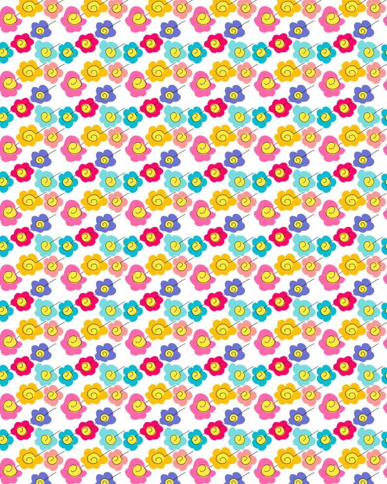 Pu&ograve; includere: Un motivo ripetitivo su sfondo bianco con fiori stilizzati nelle tonalit&agrave; del rosa, giallo, blu e viola. Ogni fiore presenta un distinto centro a spirale giallo ed &egrave; disposto in file diagonali su tutta la superficie.