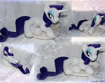 Poni, Rarity, de aproximadamente 50 cm de largo (incluida la cola).